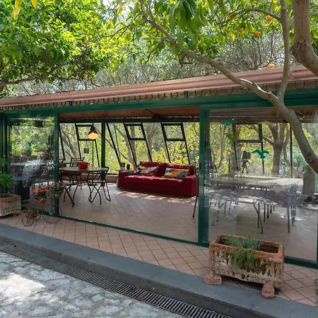 La Nave Panzió Nápoly