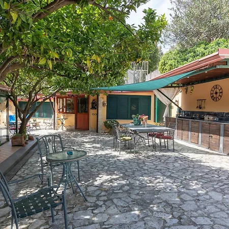 La Nave Bed & Breakfast 5*