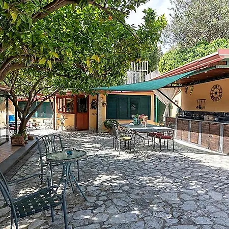 فندق مبيت وإفطار La Nave نابولي