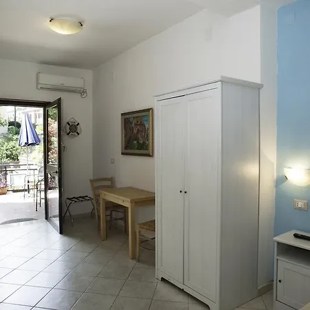 La Nave Bed & Breakfast